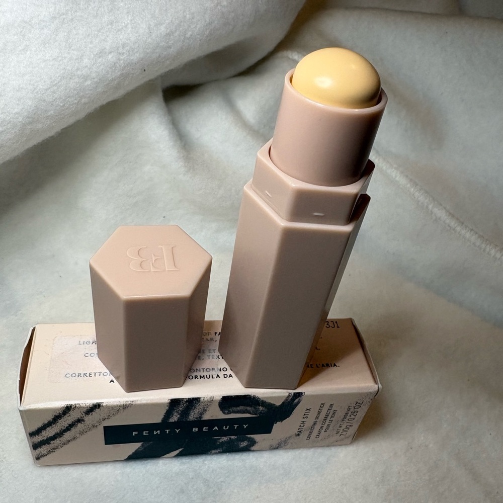 FENTY Beauty Match Stix Correcting Skinstick 02 BANANA Full Size New in Box